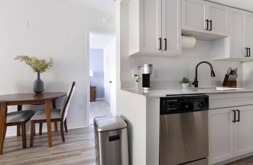 Fruitville Apartment | Landing | Beautiful 1BD, Clubhouse, Gym