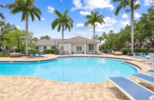 Fruitville Apartment | Landing | Beautiful 1BD, Clubhouse, Gym