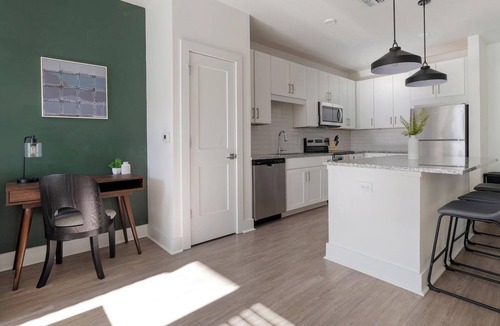 Laurel Apartment | Landing | Beautiful 1BD, Gym, Clubhouse