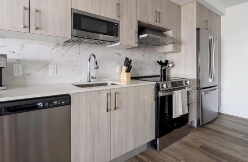 Overtown Apartment | Landing | Beautiful 1BD, Pool