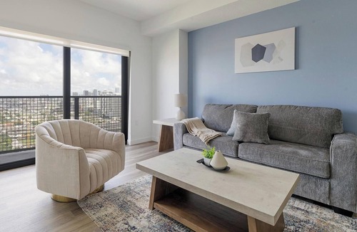 Overtown Apartment | Landing | Beautiful 1BD, Pool