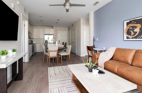 The Forum Apartment | Landing | Beautiful 2BD, Gym