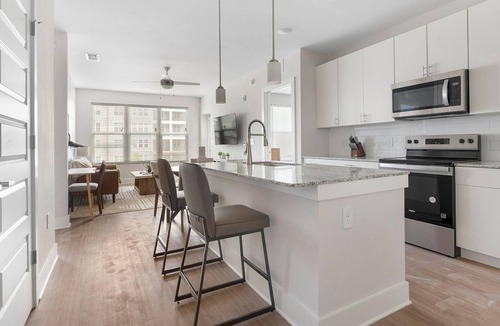 The Forum Apartment | Landing | Beautiful 2BD, Gym