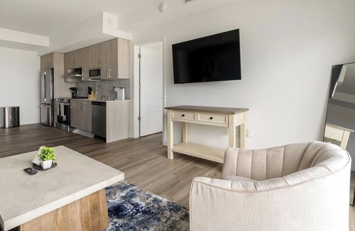 Overtown Apartment | Landing | Beautiful 2BD, Pool