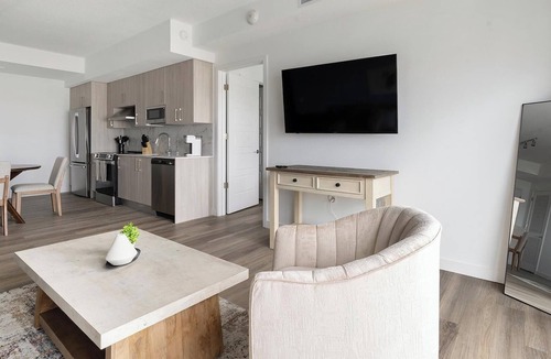 Overtown Apartment | Landing | Beautiful 2BD, Pool
