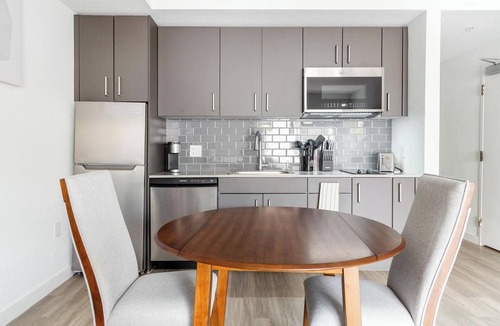 Golden Gate Apartment | Landing | Beautiful Studio, Courtyard, Clubhouse