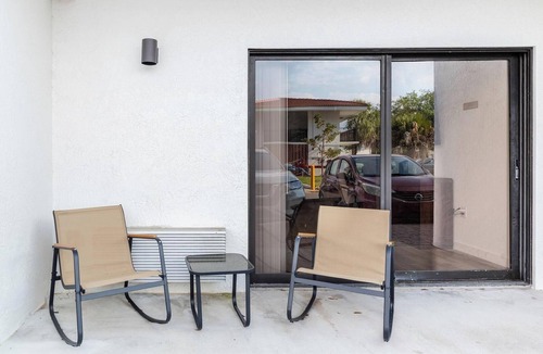 Golden Gate Apartment | Landing | Beautiful Studio, Courtyard, Clubhouse