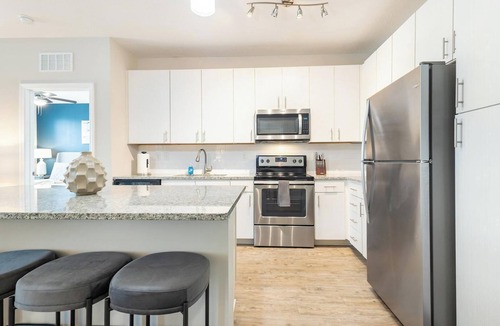 Land O' Lakes Apartment | Landing | Beautiful 2BD, Pool, Gym