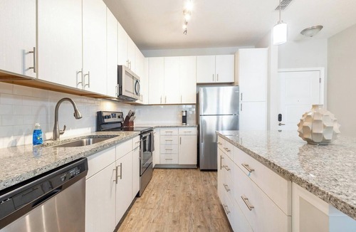 Land O' Lakes Apartment | Landing | Beautiful 2BD, Pool, Gym