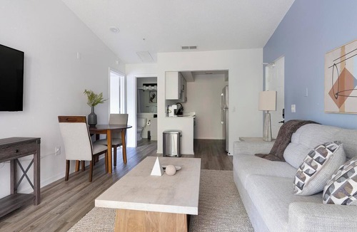 Fruitville Apartment | Landing | Chic 1BD, Clubhouse, Gym