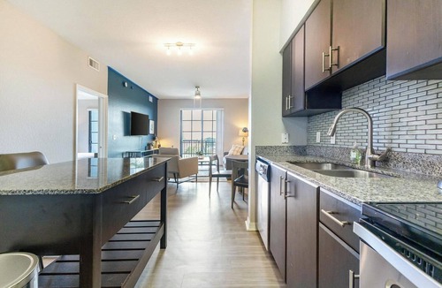 Miramar Apartment | Landing | Chic 1BD, Gym, Clubhouse