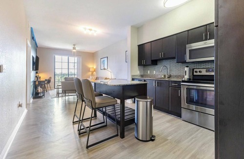 Miramar Apartment | Landing | Chic 1BD, Gym, Clubhouse