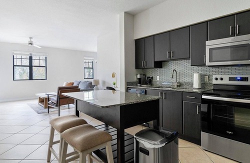 Miramar Apartment | Landing | Chic 1BD, Gym, Clubhouse