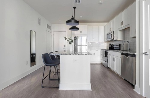 Laurel Apartment | Landing | Chic 1BD, Gym, Clubhouse