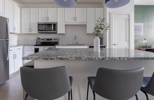 Laurel Apartment | Landing | Chic 1BD, Gym, Clubhouse