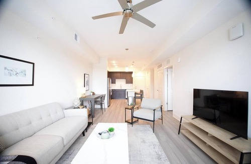 Palmetto Apartment | Landing | Chic 1BD, Gym, Yoga Studio