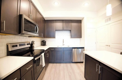 Palmetto Apartment | Landing | Chic 1BD, Gym, Yoga Studio