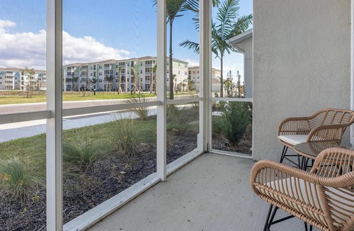 Fort Myers Apartment | Landing | Chic 1BD, Pool