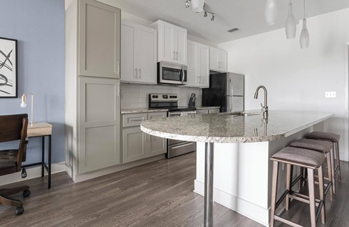 Venice Apartment | Landing | Chic 2BD, Clubhouse, Pool