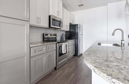 Venice Apartment | Landing | Chic 2BD, Clubhouse, Pool