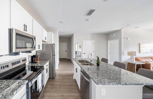 Port Malabar Apartment | Landing | Chic 2BD, Gym, Pool