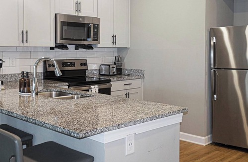 Fort Myers Apartment | Landing | Chic 2BD, Gym, Pool
