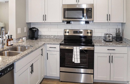 Fort Myers Apartment | Landing | Chic 2BD, Gym, Pool