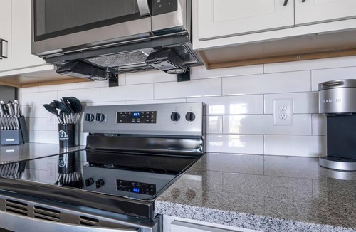 Fort Myers Apartment | Landing | Chic 2BD, Pool