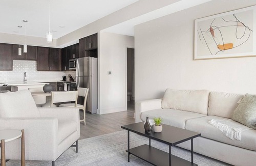 Palmetto Apartment | Landing | Chic 2BD, Yoga Studio, Gym