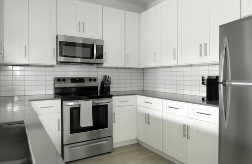 Sun City Center Apartment | Landing | Chic 3BD, Gym