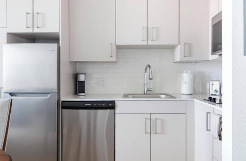 Golden Gate Apartment | Landing | Chic Studio, Yoga Studio, Courtyard