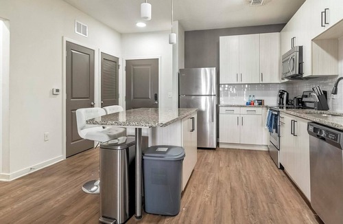 Tropic Apartment | Landing | Incredible 1BD, Pool, Gym