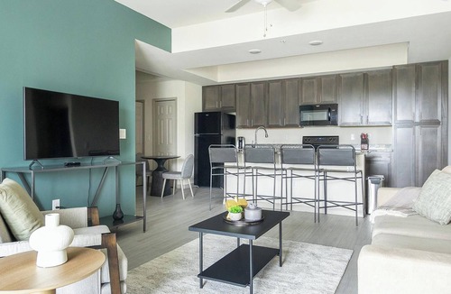 Eastwood Village Apartment | Landing | Incredible 2BD, Rooftop Lounge