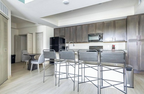 Eastwood Village Apartment | Landing | Incredible 2BD, Rooftop Lounge