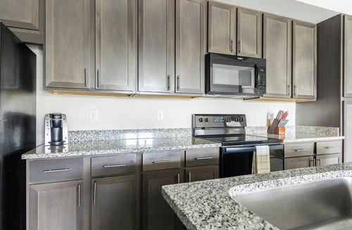 Eastwood Village Apartment | Landing | Incredible 2BD, Rooftop Lounge