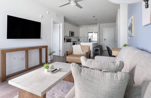 The Forum Apartment | Landing | Incredible 2BD, Gym