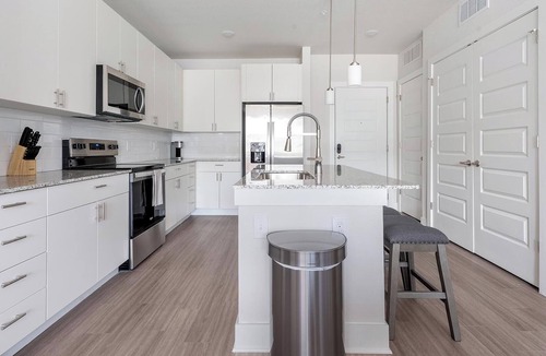The Forum Apartment | Landing | Incredible 2BD, Gym