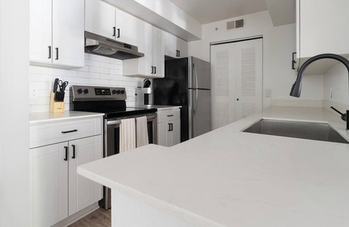 Fruitville Apartment | Landing | Incredible 2BD, Clubhouse, Gym