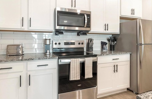 Port Malabar Apartment | Landing | Incredible 2BD, Gym, Pool