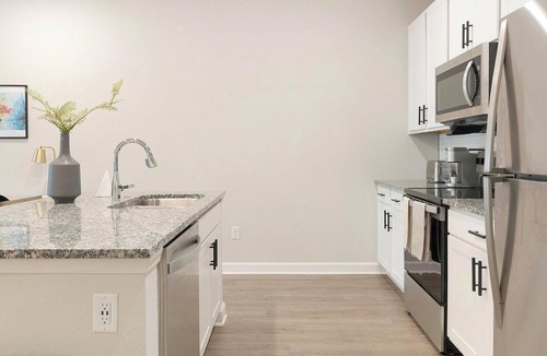Port Malabar Apartment | Landing | Incredible 2BD, Pool, Gym