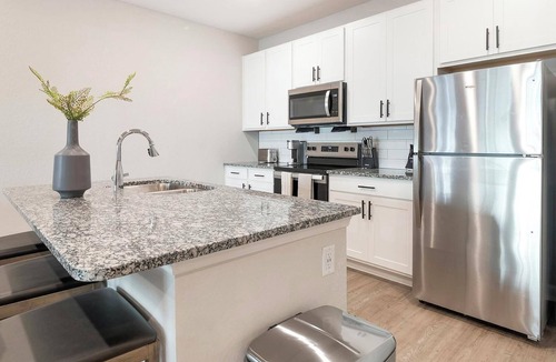 Port Malabar Apartment | Landing | Incredible 2BD, Pool, Gym