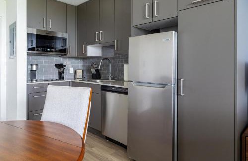Golden Gate Apartment | Landing Incredible Studio Clubhouse Gym