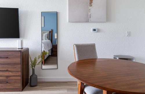 Golden Gate Apartment | Landing Incredible Studio Clubhouse Gym