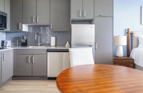 Golden Gate Apartment | Landing | Incredible Studio, Gym, Clubhouse