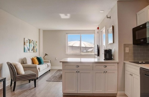 St. Petersburg Apartment | Landing | Modern 1BD, Pool, Gym