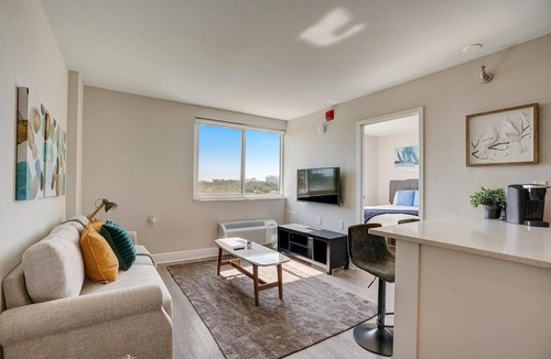 St. Petersburg Apartment | Landing | Modern 1BD, Pool, Gym
