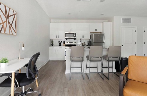 Port Malabar Apartment | Landing | Modern 1BD, Pool, Gym