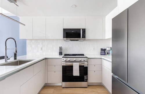 Hackensack Apartment | Landing | Modern 1BD, Rooftop Lounge, Pool