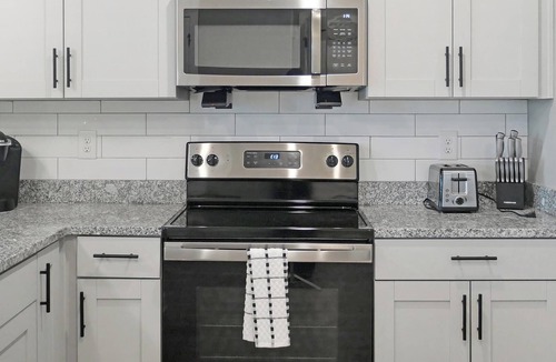 Fort Myers Apartment | Landing | Modern 2BD, Gym, Yoga Studio