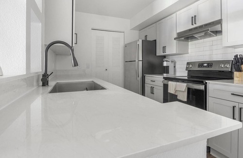 Fruitville Apartment | Landing | Modern 2BD, Gym, Clubhouse